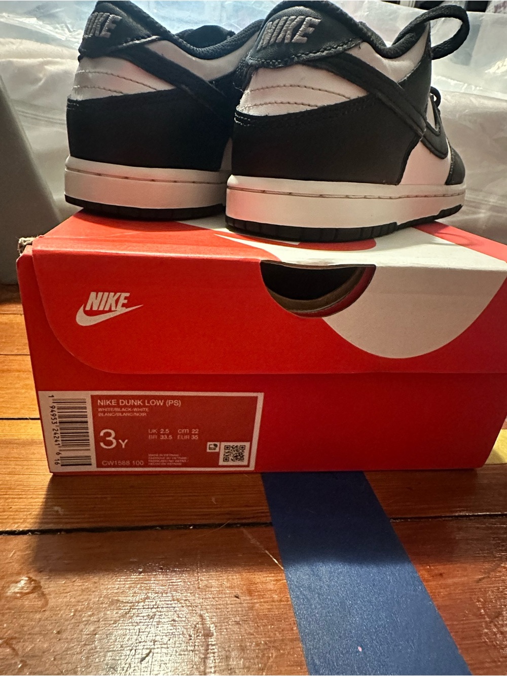 Nike- Kids Panda Black White Dunk Low size 3 (PS)